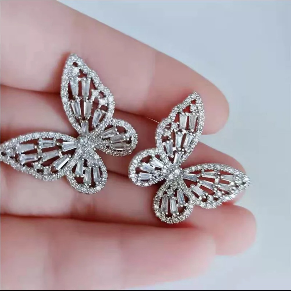 NEW SILVER DIAMOND CUTE BOWKNOT STUD EARRINGS - Picture 2 of 7